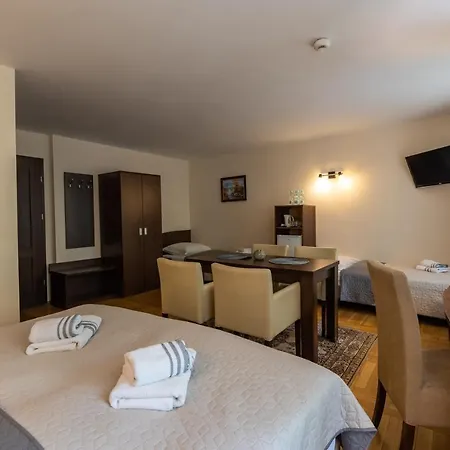 Ξενοδοχείο με διαμερίσματα Apartamenty Przy Sadybie